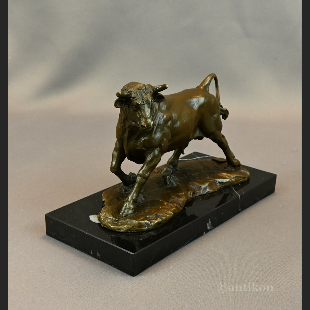 Byk rzeźba luksusowy prezent dla managera 