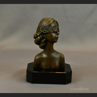 Popiersie z brązu tajemnicza dziewczyna 