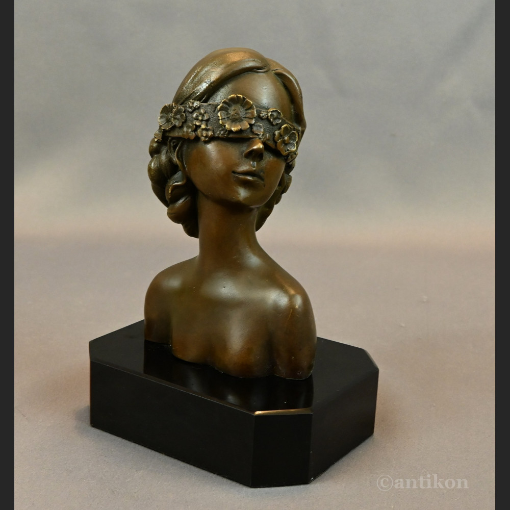 Popiersie z brązu tajemnicza dziewczyna 