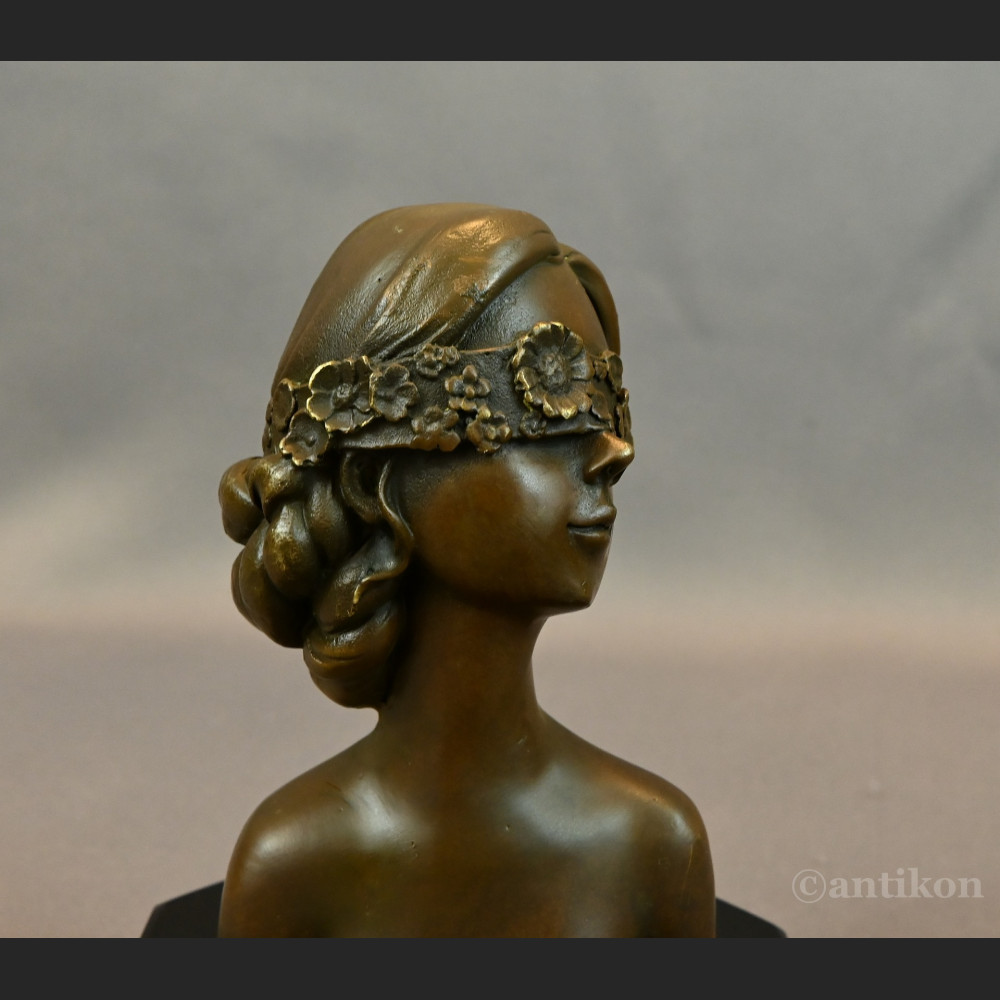 Popiersie z brązu tajemnicza dziewczyna 