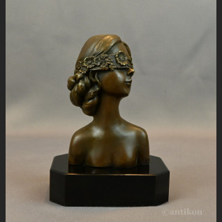 Popiersie z brązu tajemnicza dziewczyna 