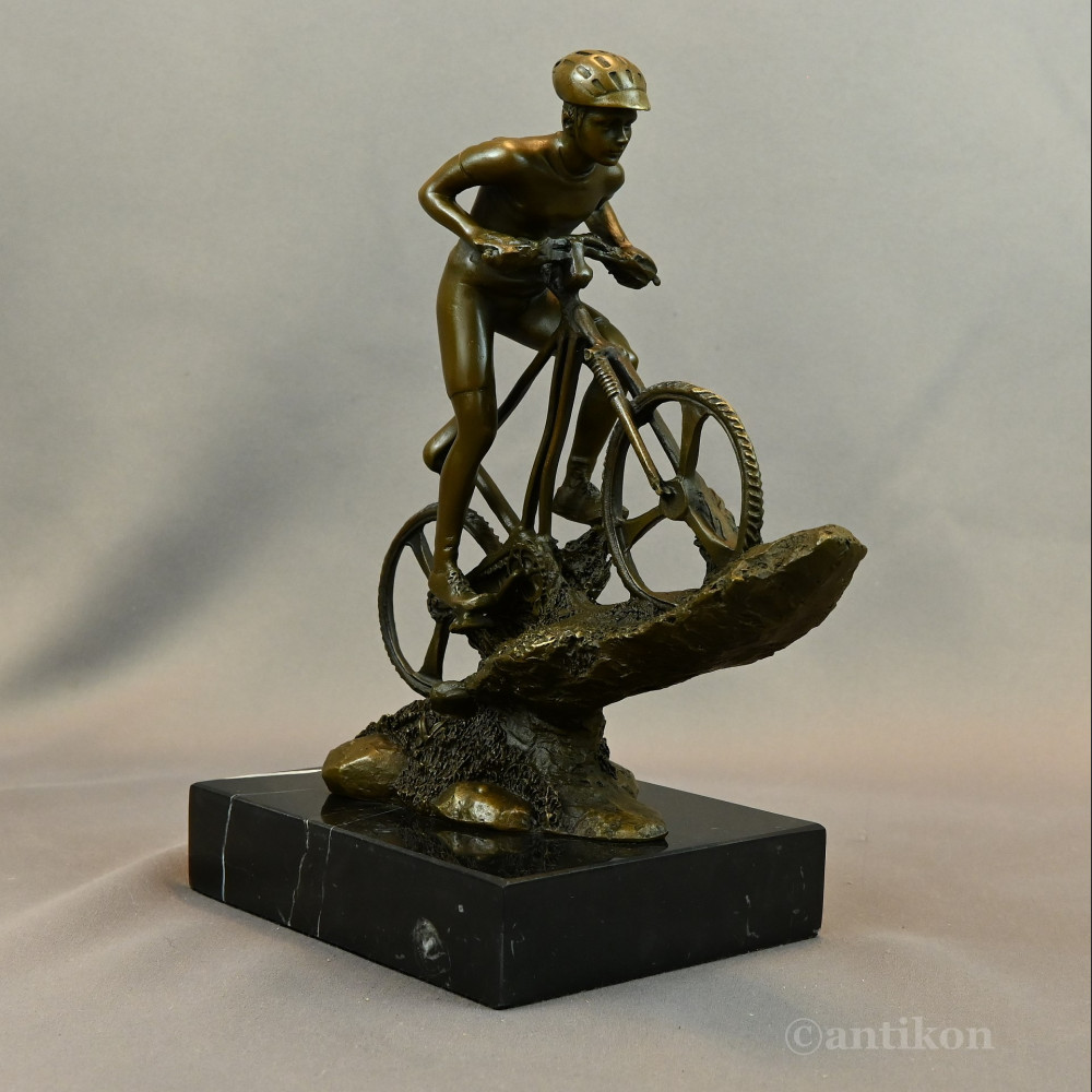 Kolarz kolarstwo sygnowana rzeźba rowerzysta prawdziwy brąz 