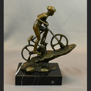 Kolarz kolarstwo sygnowana rzeźba rowerzysta prawdziwy brąz 