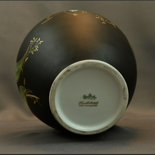 Czarny wazon Rosenthal z liliami prezent ślubny Czarny wazon Rosenthal z liliami prezent ślubny