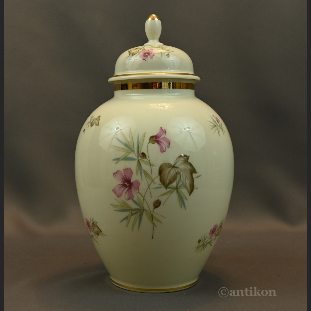 Wazon Thomas Ivory Rosenthal z pokrywą Wazon Thomas Ivory Rosenthal z pokrywą