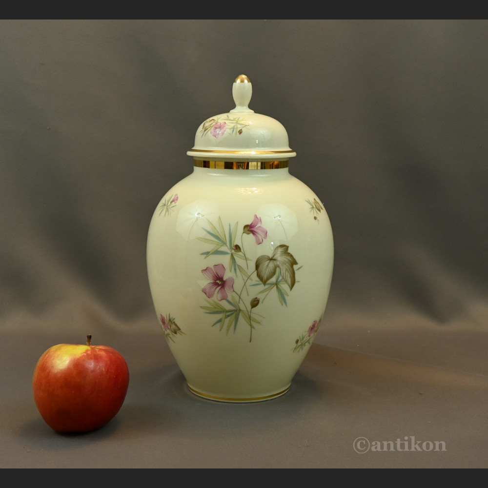 Wazon Thomas Ivory Rosenthal z pokrywą Wazon Thomas Ivory Rosenthal z pokrywą