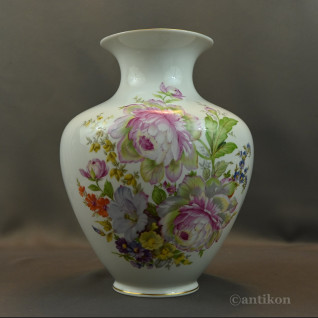 Kwiatowy biały wazon Rosenthal 