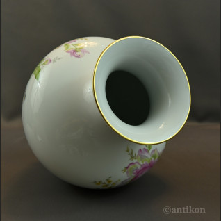 Kwiatowy biały wazon Rosenthal 