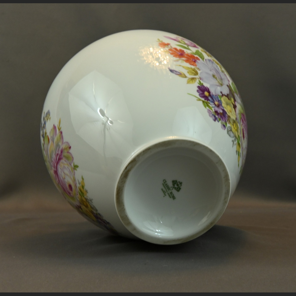 Kwiatowy biały wazon Rosenthal 