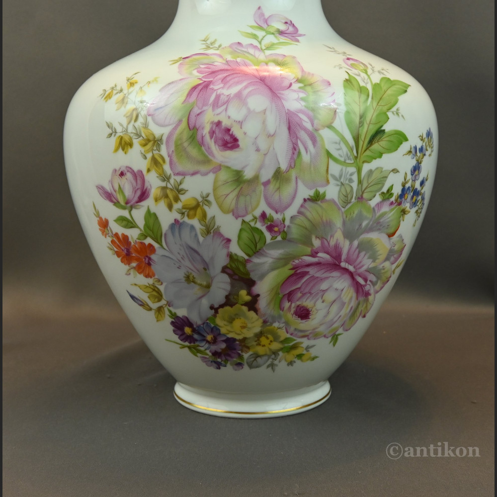 Kwiatowy biały wazon Rosenthal 