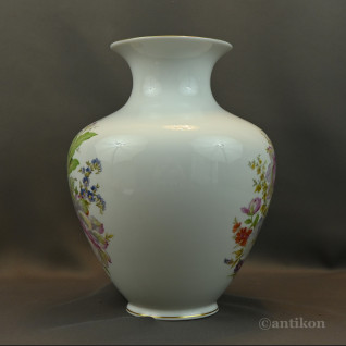 Kwiatowy biały wazon Rosenthal 