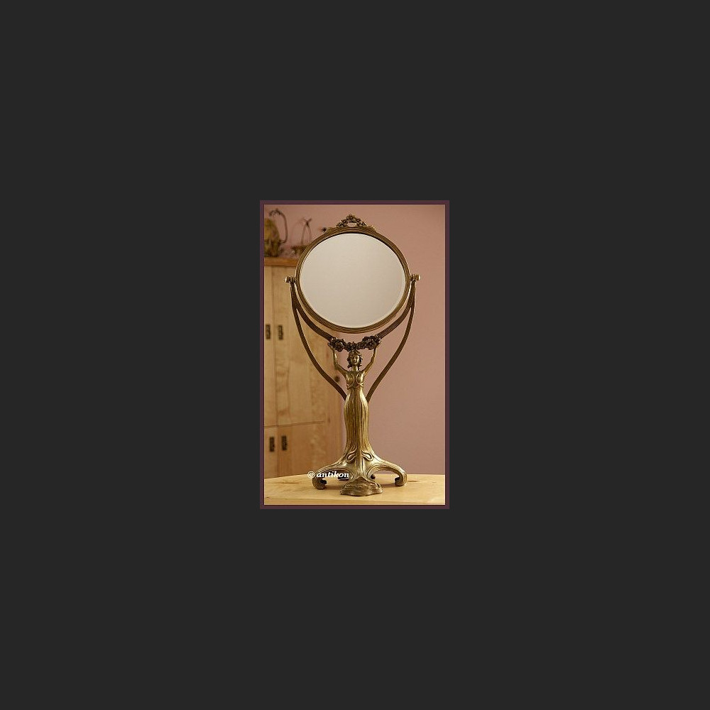 stylowe secesyjne stojace lustro z brazu z figura kobiety