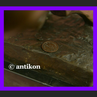 Rzeźba z brązu byk symbol hossy giełdowej 