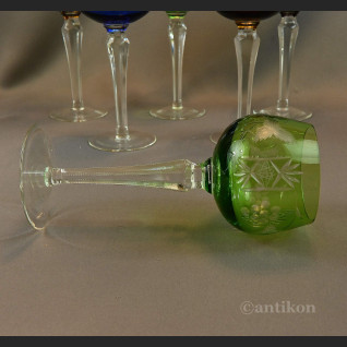 Kryształowe stare kieliszki do wina 