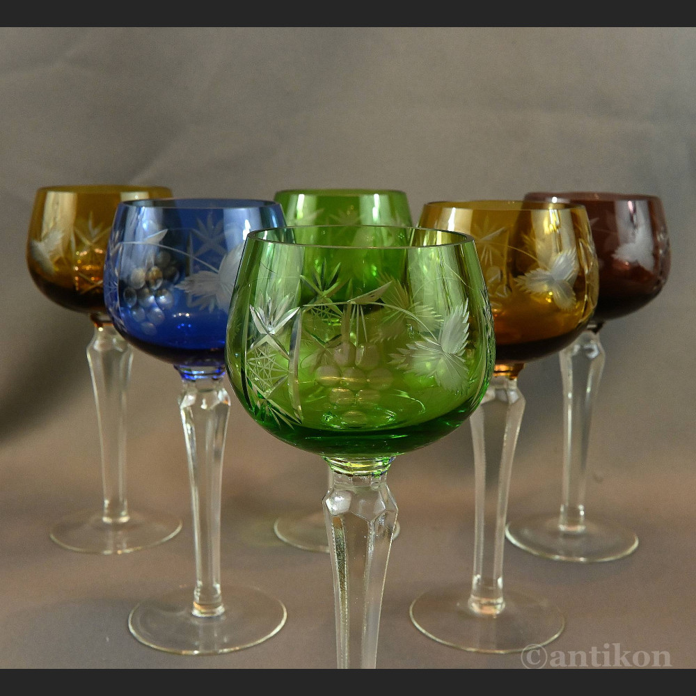 Kryształowe stare kieliszki do wina 