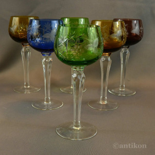 Kryształowe stare kieliszki do wina 