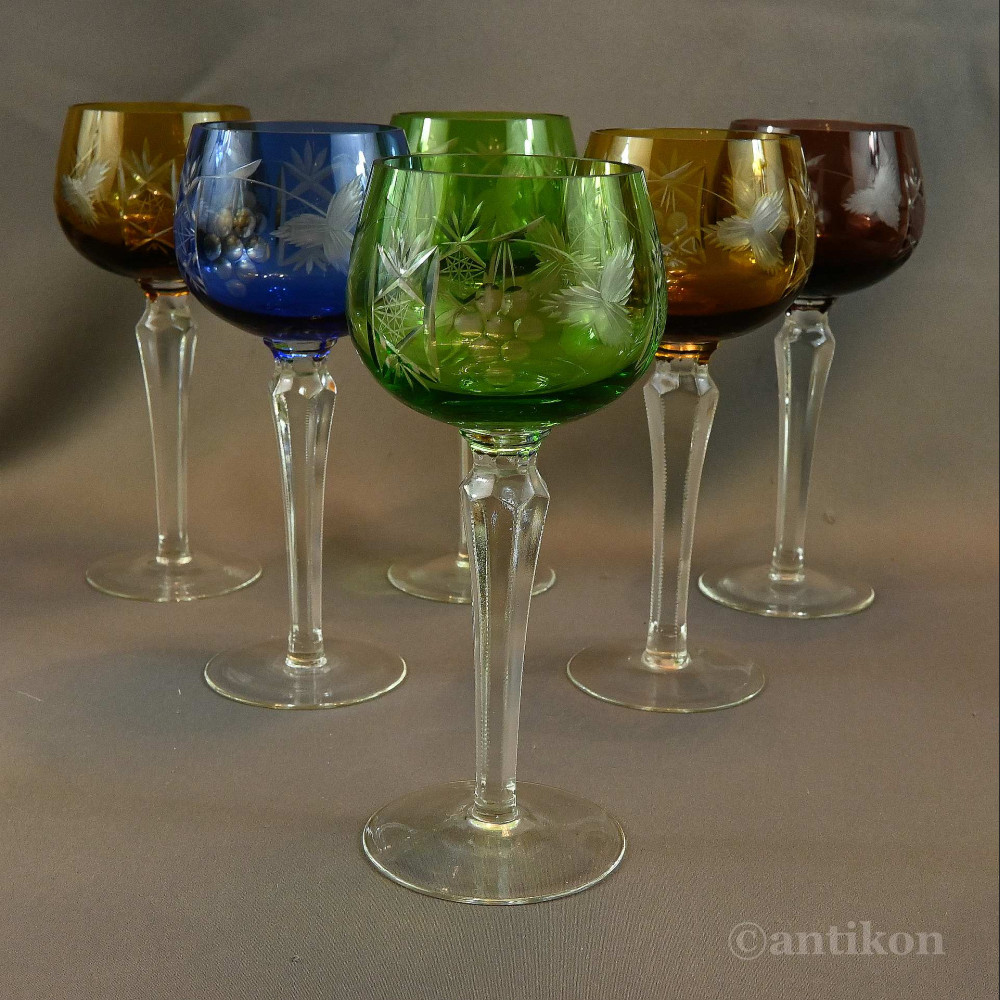 Kryształowe stare kieliszki do wina 