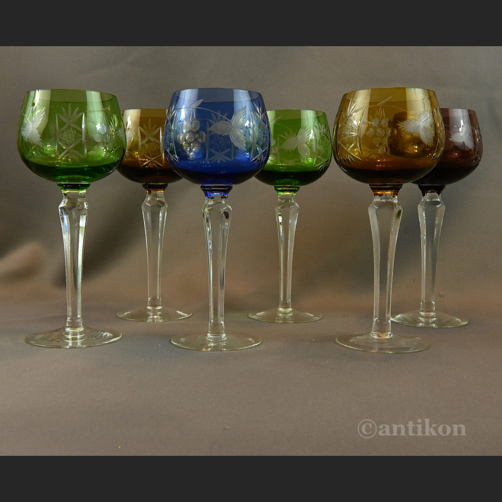 Kryształowe stare kieliszki do wina 