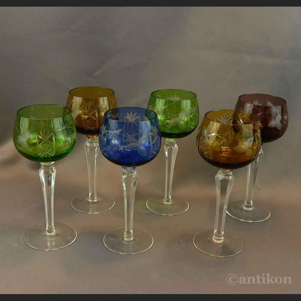 Kryształowe stare kieliszki do wina 