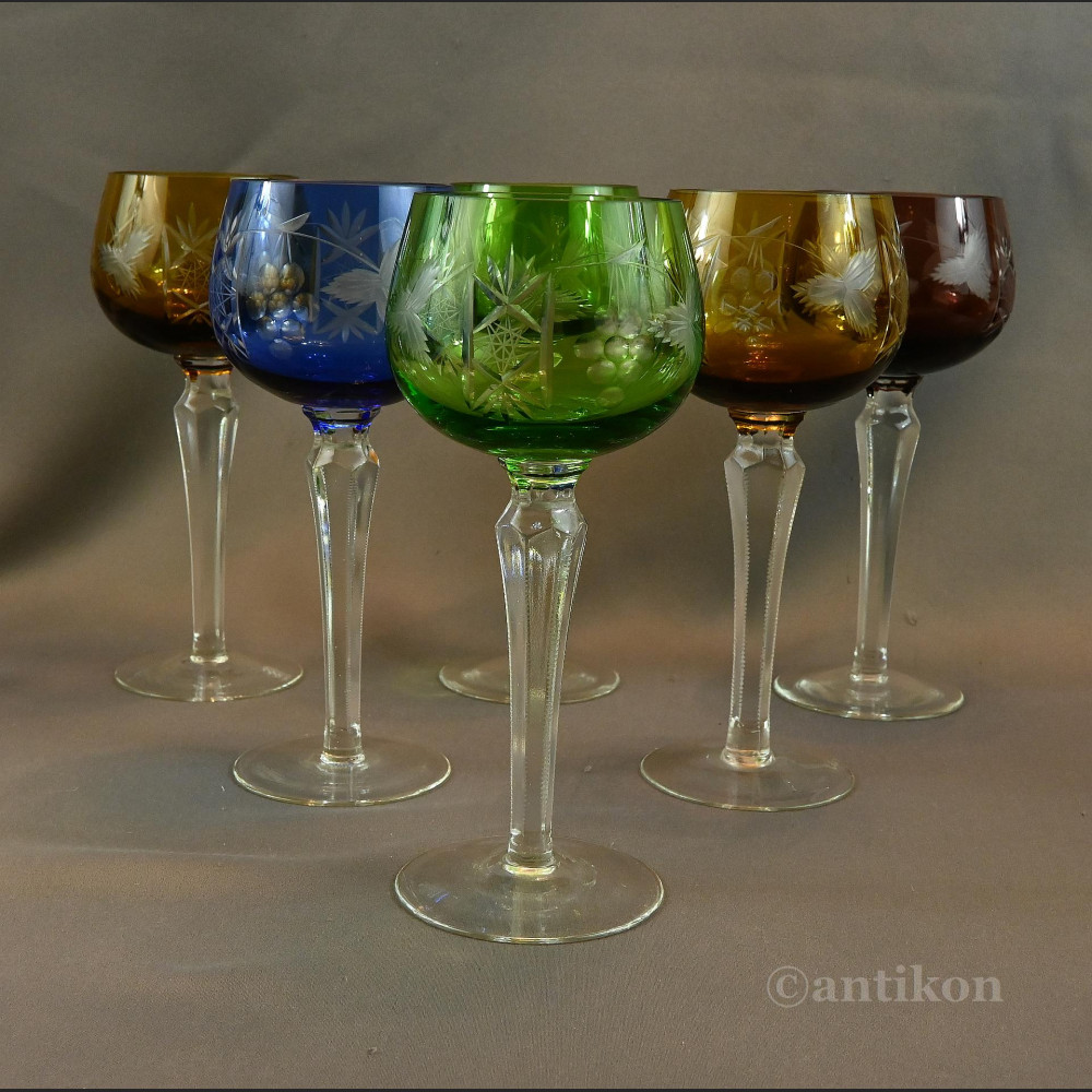 Kryształowe stare kieliszki do wina 