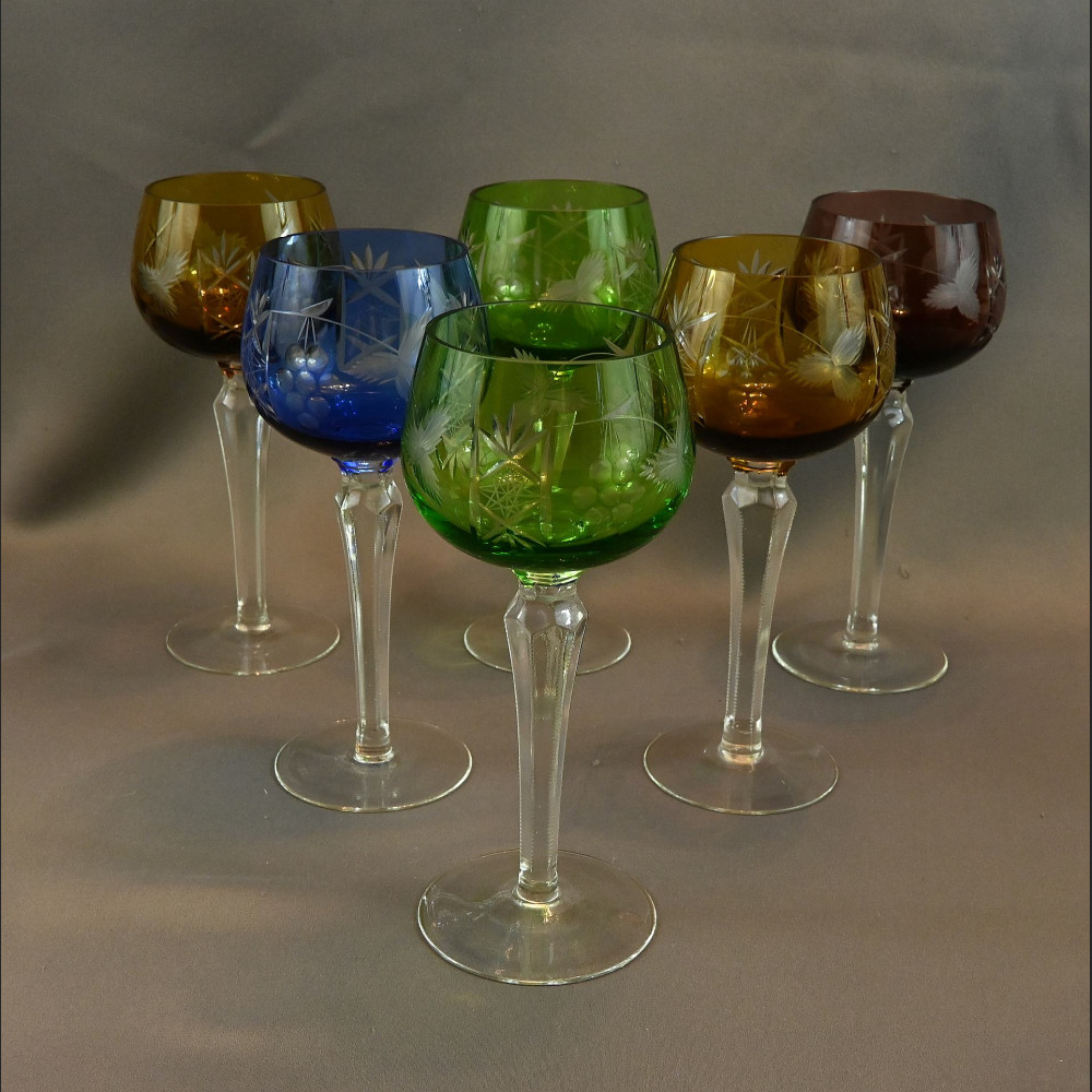 Kryształowe stare kieliszki do wina 