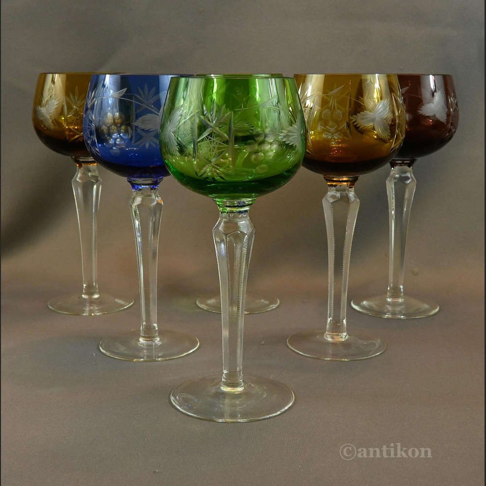 Kryształowe stare kieliszki do wina 