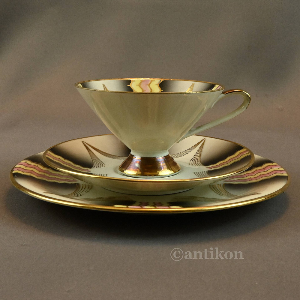 Przedwojenna filiżanka trio Przedwojenna filiżanka trio