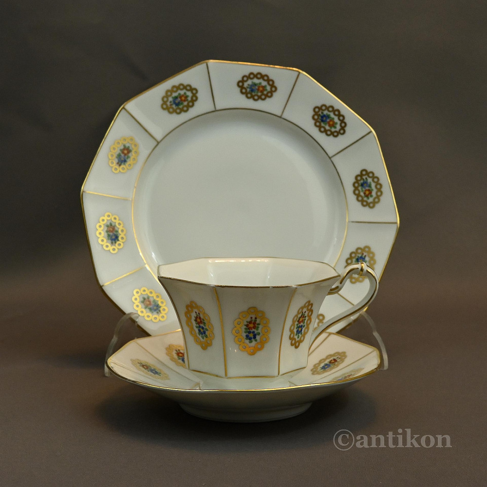 Filiżanka ręcznie malowana z ok 1903 r 