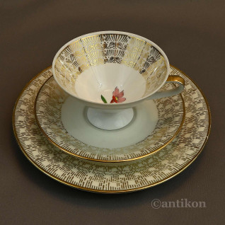 Piękna filiżanka z talerzykiem 