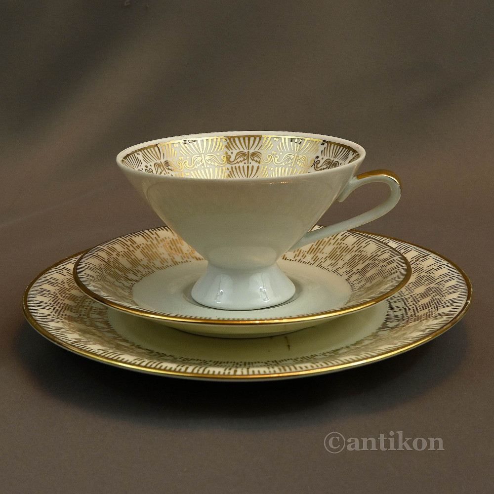 Piękna filiżanka z talerzykiem 