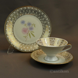 Piękna filiżanka z talerzykiem 