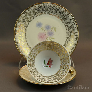 Piękna filiżanka z talerzykiem 