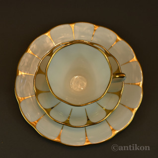 Angielska filiżanka biało złota na prezent 