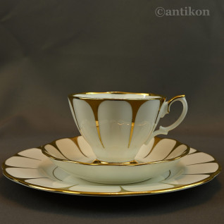 Angielska filiżanka biało złota na prezent 