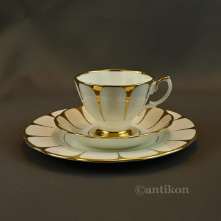 Angielska filiżanka biało złota na prezent 