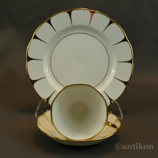 Angielska filiżanka biało złota na prezent 