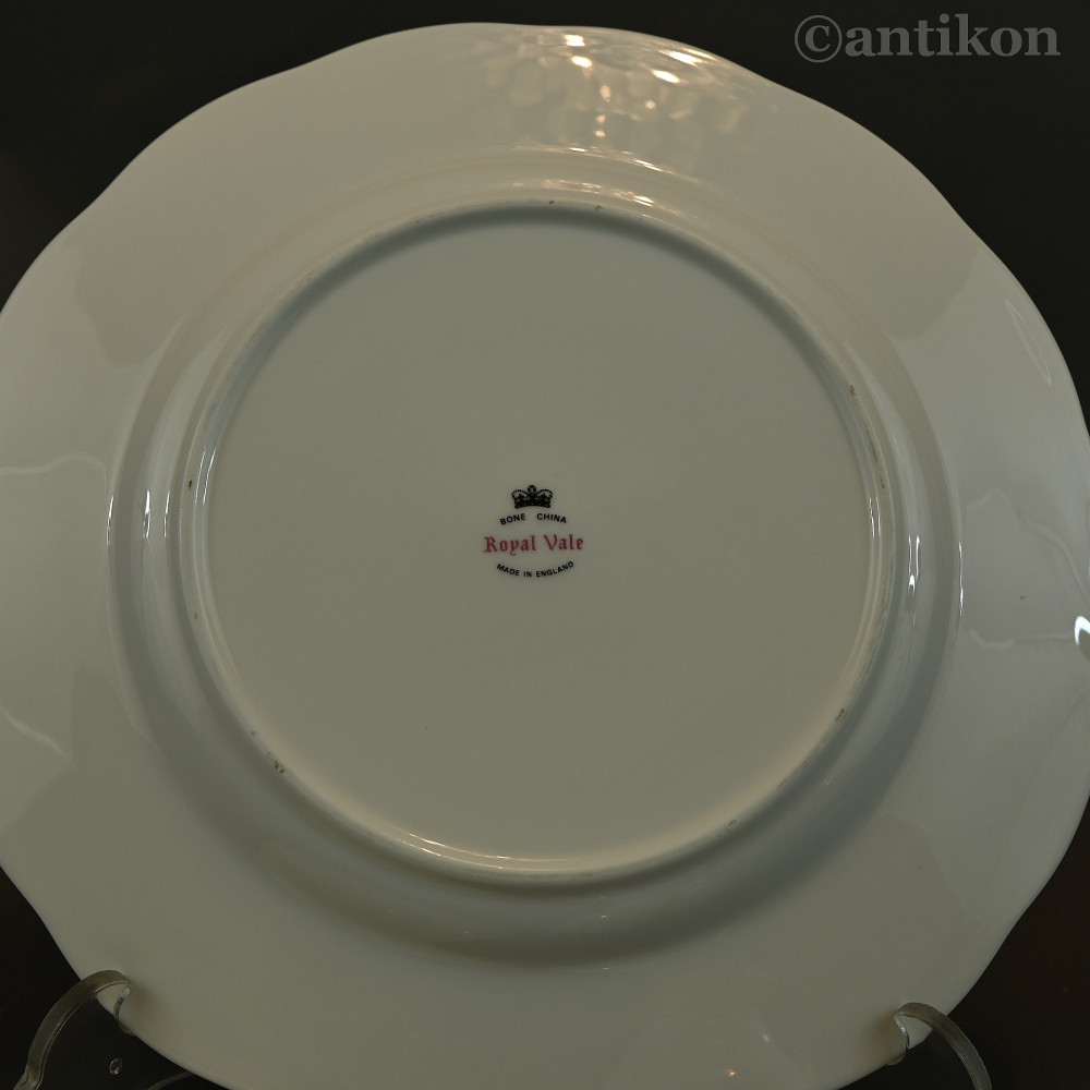 Angielska filiżanka biało złota na prezent 