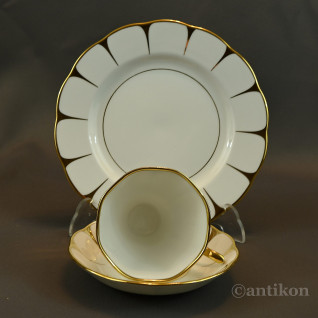 Angielska filiżanka biało złota na prezent 