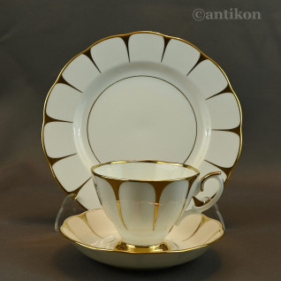 Angielska filiżanka biało złota na prezent 