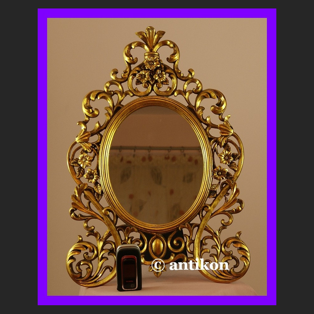 Stylowe barokowe lustro w złoconej ramie 