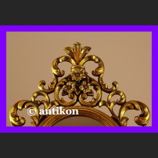 Stylowe barokowe lustro w złoconej ramie Stylowe barokowe lustro w złoconej ramie