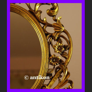 Stylowe barokowe lustro w złoconej ramie Stylowe barokowe lustro w złoconej ramie