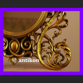 Stylowe barokowe lustro w złoconej ramie Stylowe barokowe lustro w złoconej ramie