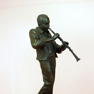 Figura z brązu Louis Armstrong klarnecista 