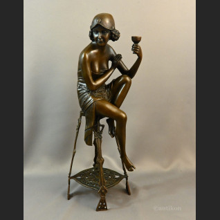 Rzeźba z brązu Art Deco Lady z szampanem 