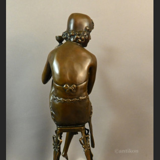 Rzeźba z brązu Art Deco Lady z szampanem 