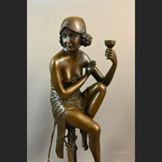 Rzeźba z brązu Art Deco Lady z szampanem 