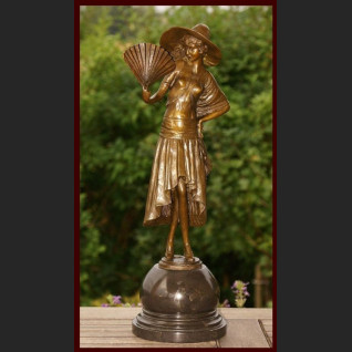 Rzeżba kobieta z wachlarzem prawdziwy brąz