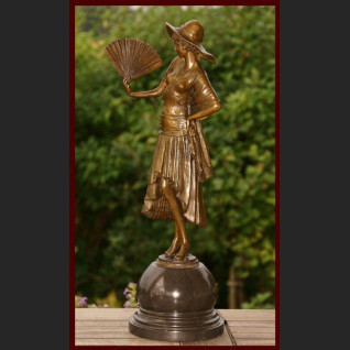 Rzeżba kobieta z wachlarzem prawdziwy brąz