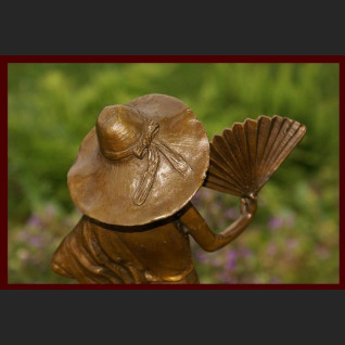 Rzeżba kobieta z wachlarzem prawdziwy brąz